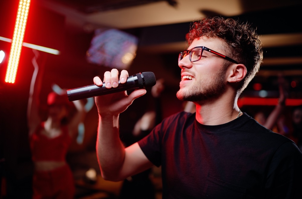 Top Ways to Land Freelance Singing Jobs in 2025